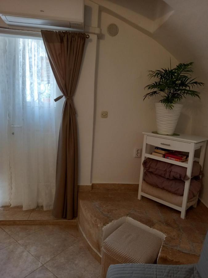 Bunari Studio Apartment Rovinj Exteriör bild